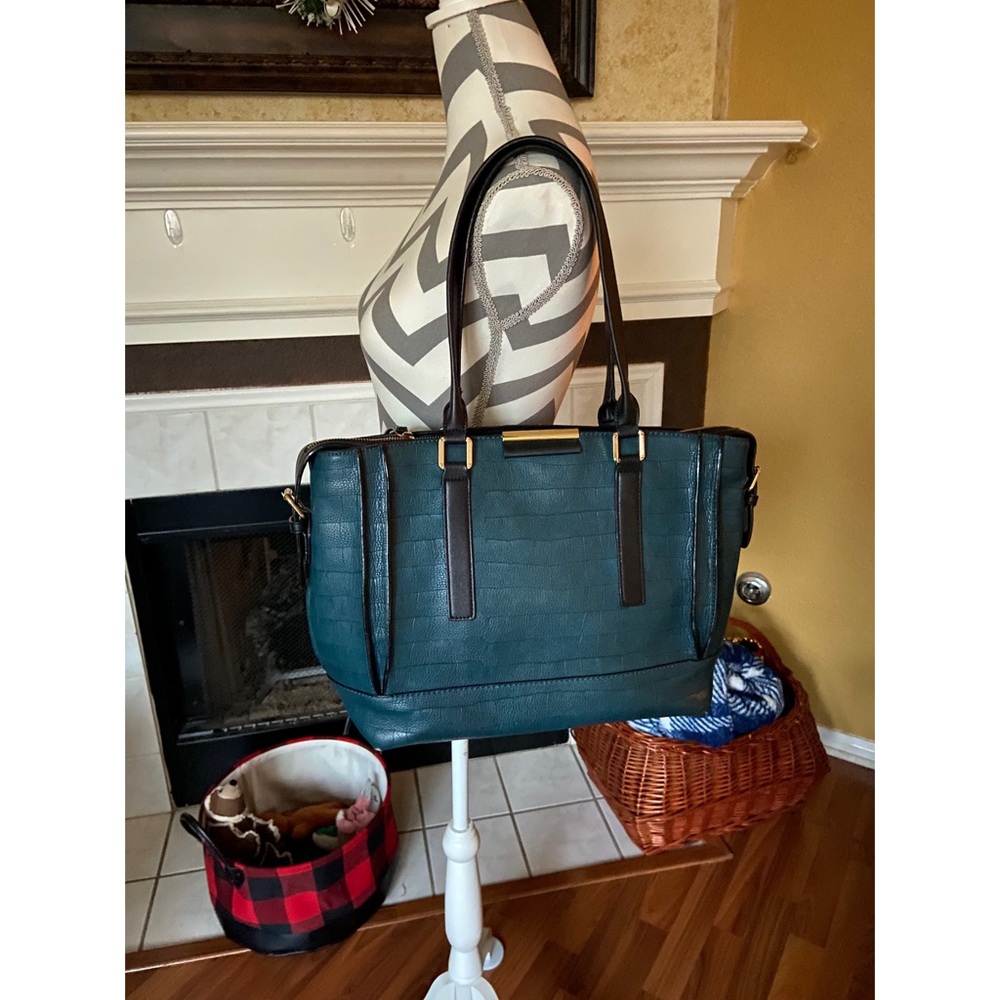 Kate Landry Purse - Picture 8 of 9